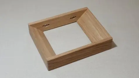 Etagère murale pour CD et livres de poche vide